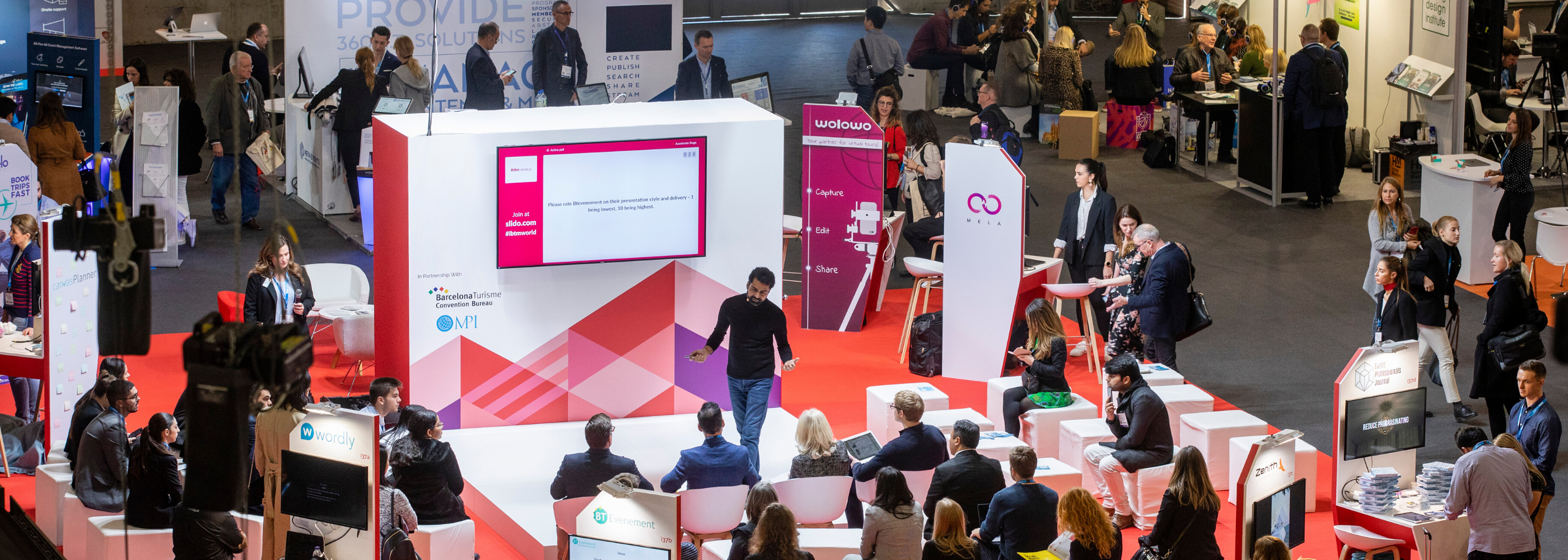 View of the IBTM Accelerate Stage 2019 with one of the participants pitching to the judges